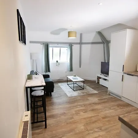 Stylish, Spacious 1 Bedroom Apartment, * בריסטול