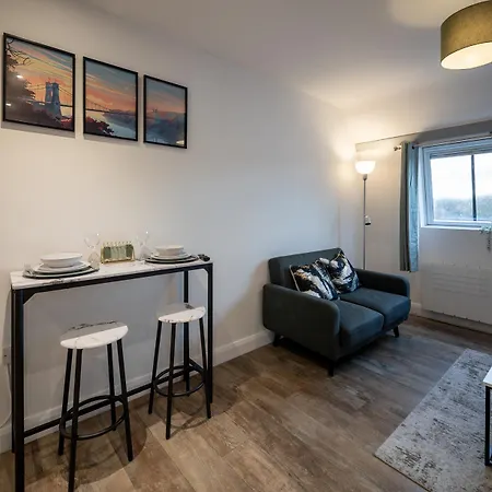 Stylish, Spacious 1 Bedroom Apartment, Lägenhet *