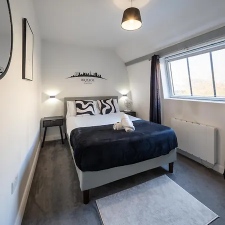 Stylish, Spacious 1 Bedroom Apartment, * בריסטול
