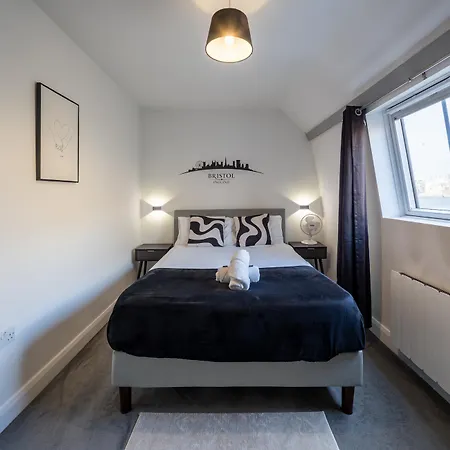 Stylish, Spacious 1 Bedroom Apartment, * בריסטול