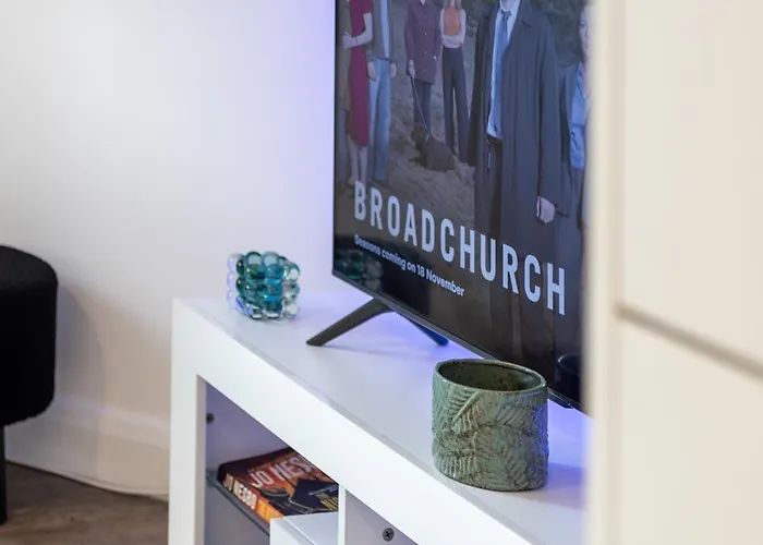 Stylish, Spacious 1 Bedroom Apartment, Lägenhet *