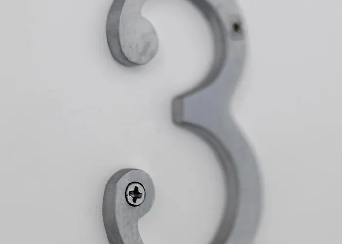 Stylish, Spacious 1 Bedroom Apartment, Lägenhet *