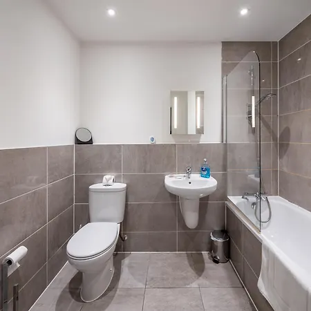 Stylish, Spacious 1 Bedroom Apartment, *