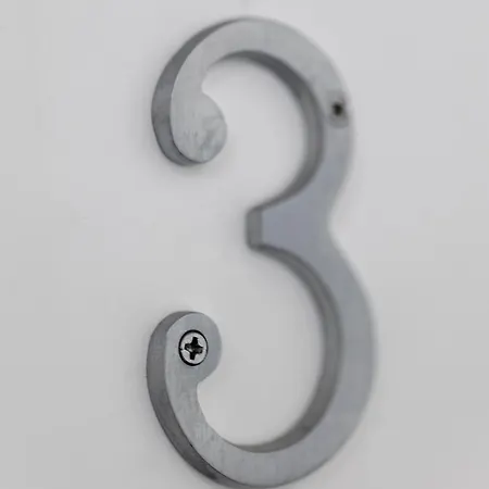 Stylish, Spacious 1 Bedroom Apartment, Διαμέρισμα *