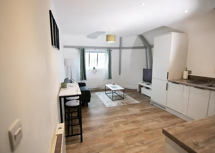 Stylish, Spacious 1 Bedroom Apartment, * Бристоль