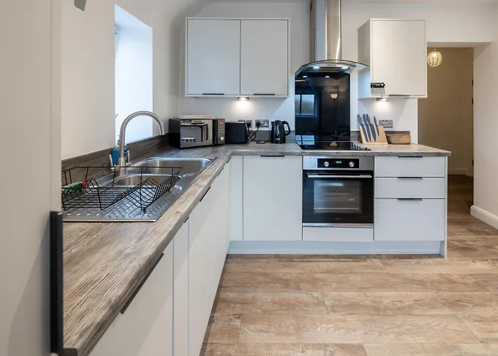 Stylish, Spacious 1 Bedroom Apartment, בריסטול