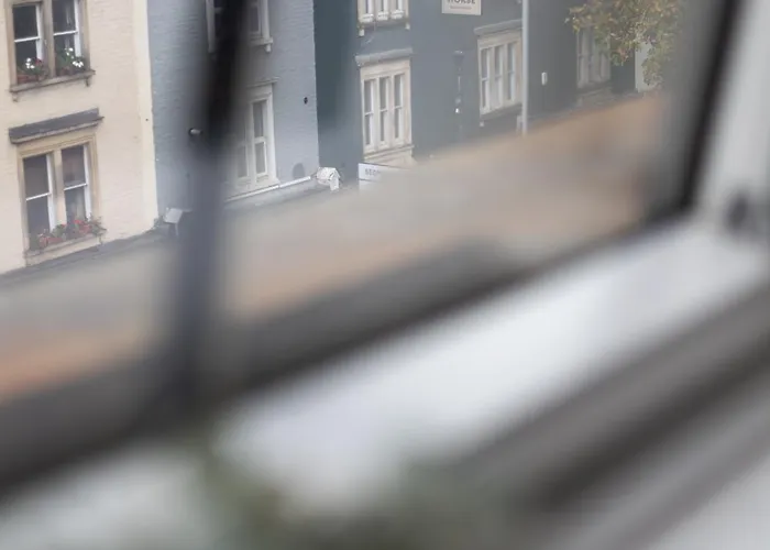 Stylish, Spacious 1 Bedroom Apartment, Apartment Bristol