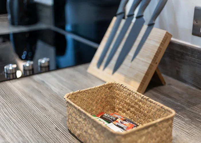 Apartment Stylish, Spacious 1 Bedroom Apartment,